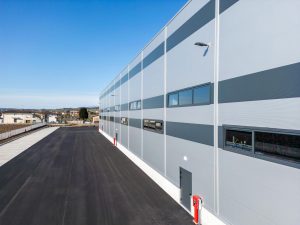 L'impresa di costruzioni Lovisotto di Treviso ha costruito e realizzato l'ampliamento del polo logistico e produttivo dell'azienda Wega. Lovisotto ha seguito il progetto come General Contractor.