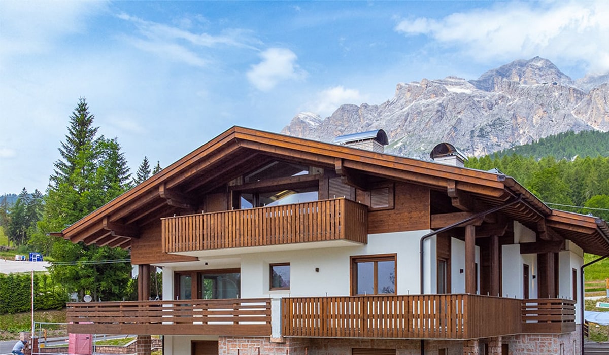Chalet in legno a Cortina d'Ampezzo realizzato dall'impresa di costruzioni Lovisotto Giancarlo S.r.l.